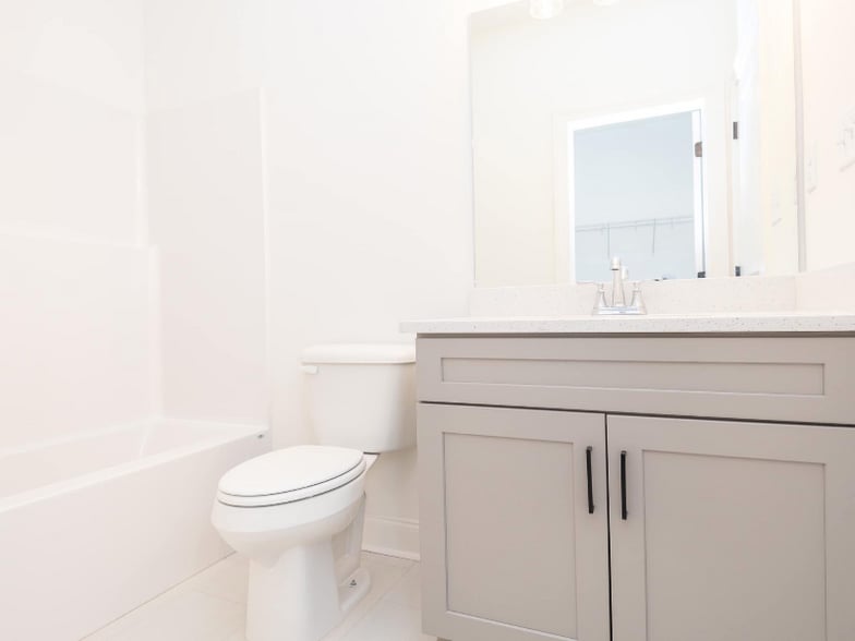 Building Photo - 637 Cottage Grv Cir