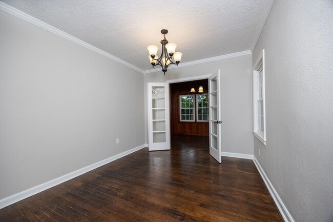 Building Photo - Renovated 4 Bedroom, 3 Bath home in Live Oak