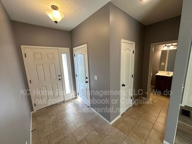 Building Photo - 12740 New Jersey Ct