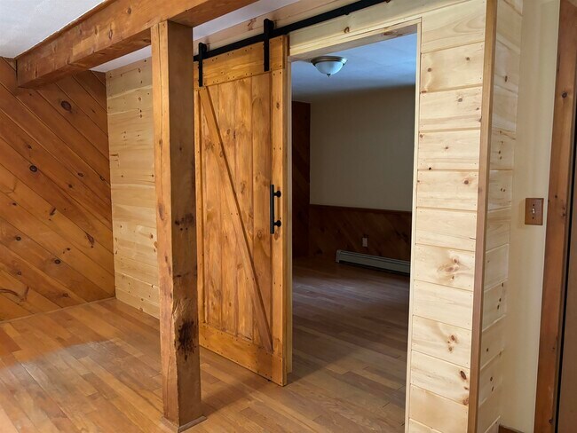 Building Photo - 147 Mansion Rd