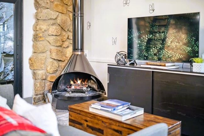 Building Photo - 1237 CO-103