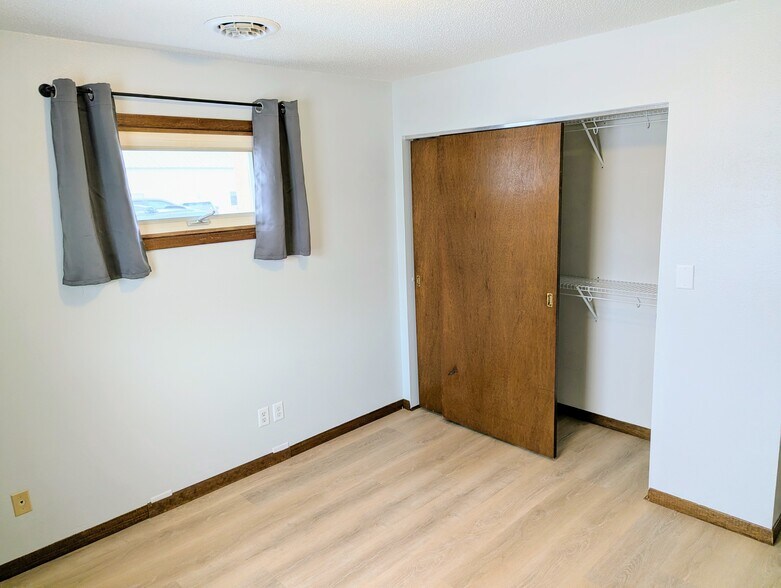 Building Photo - 182 3rd Ave