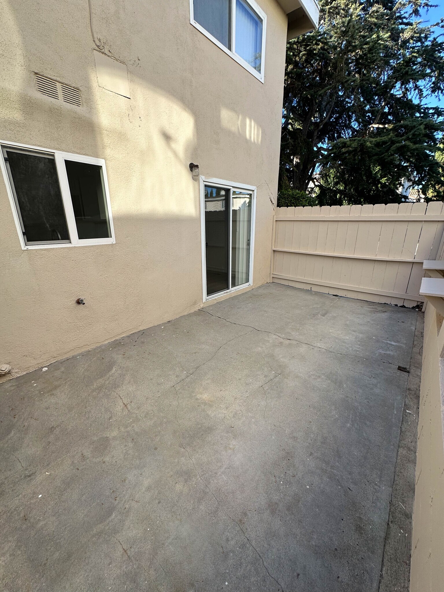 patio - 2224 Curtis Ave