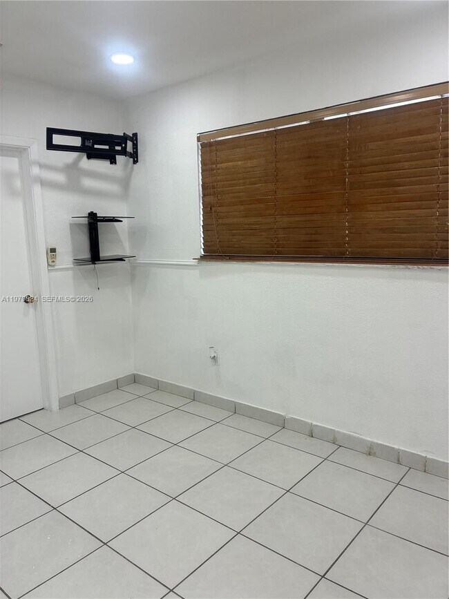 Building Photo - 17201 SW 117th Ct