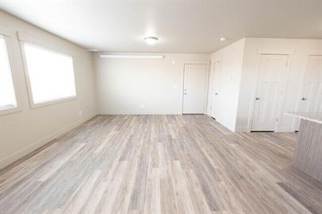 Building Photo - 6327 N Freedom Rd