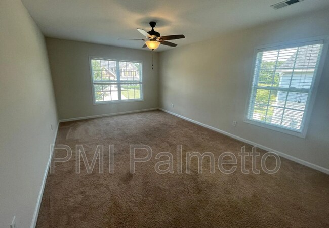 Building Photo - 121 Rossmore Dr
