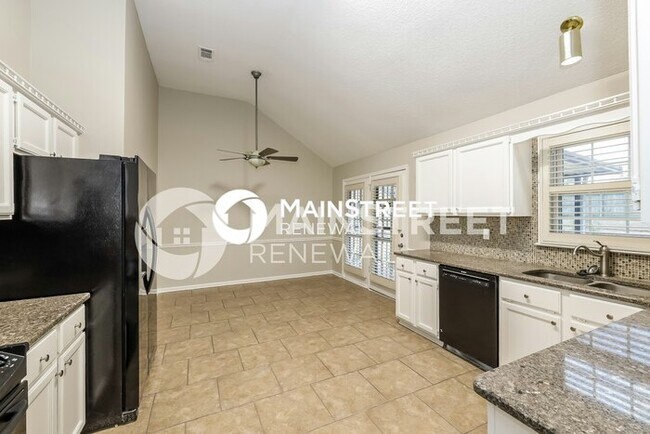 Building Photo - 3 Bedroom Pet-Friendly Home in MEMPHIS, TN with Main Street Renewal