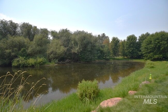 Building Photo - 1193 E Lone Shore Dr