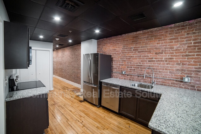 Building Photo - 22 State St