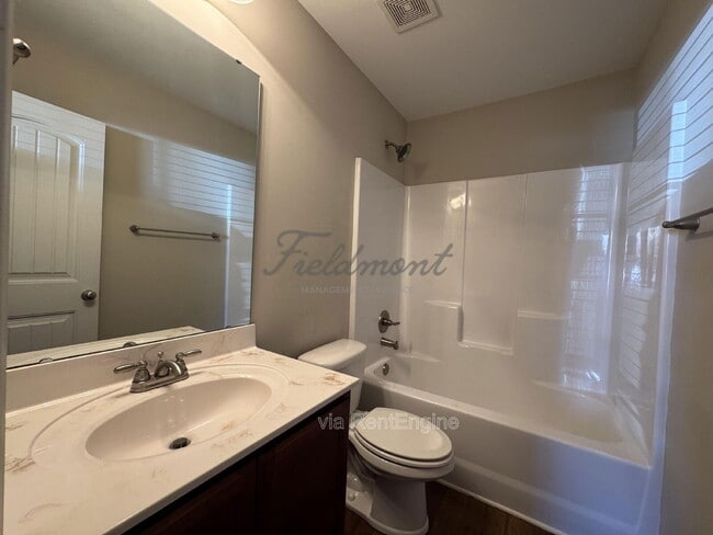 Building Photo - 116 Veranda Cir