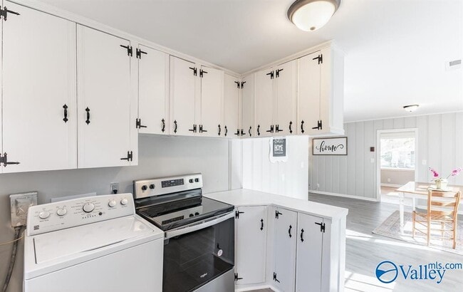Building Photo - 401 12th Ave NW