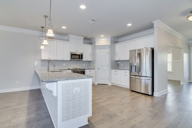 Building Photo - Large House in Grovetown!