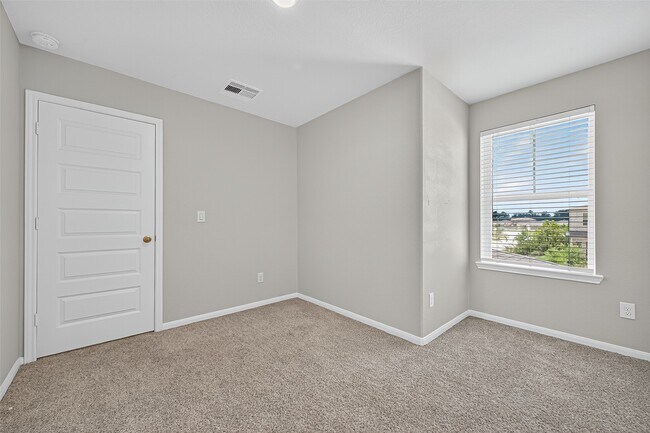 Building Photo - 8304 Bristlecone Pne Wy
