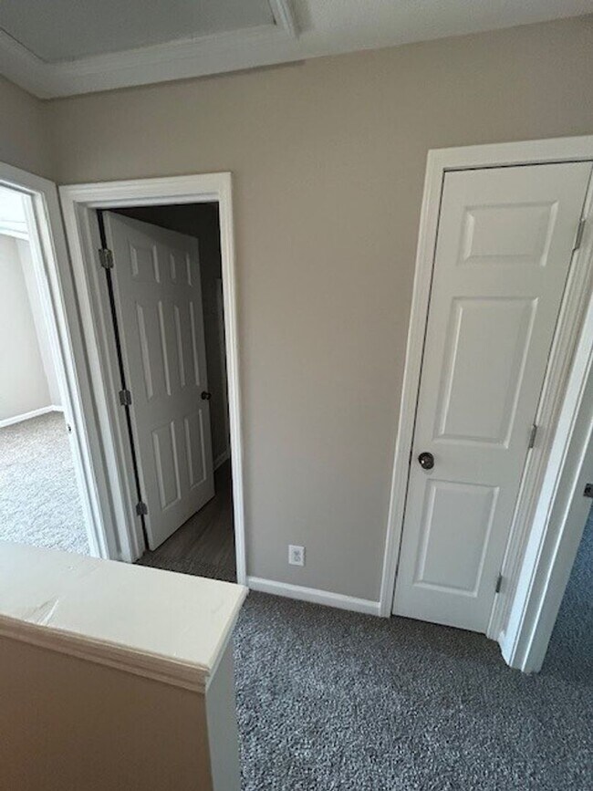 Building Photo - 822 Oak Arbor Ct