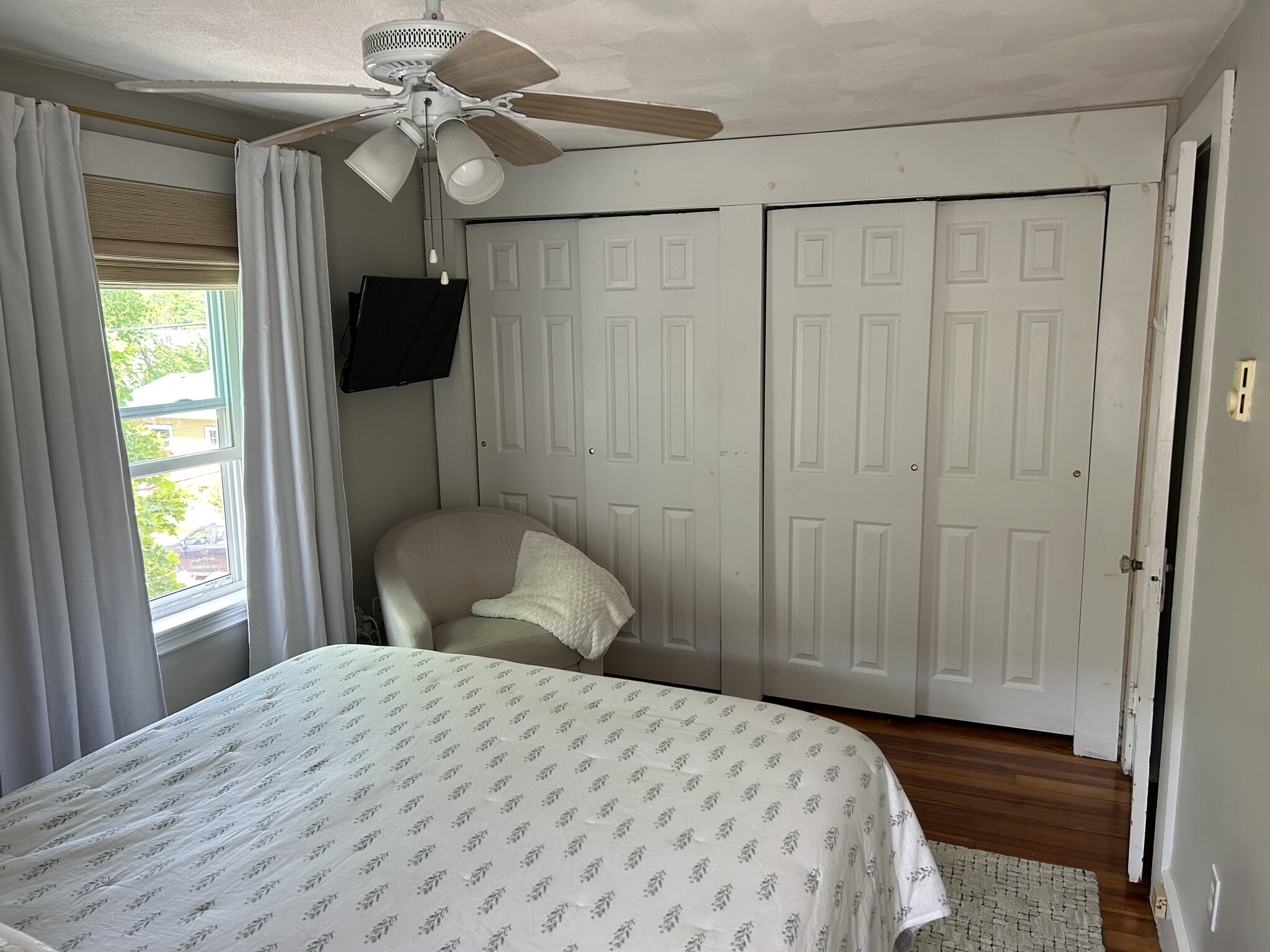 Building Photo - 50 Russell St