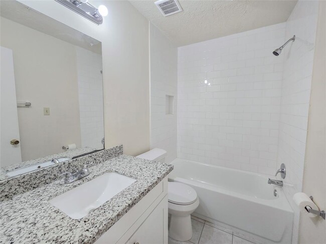 Building Photo - 13115 High Star Dr