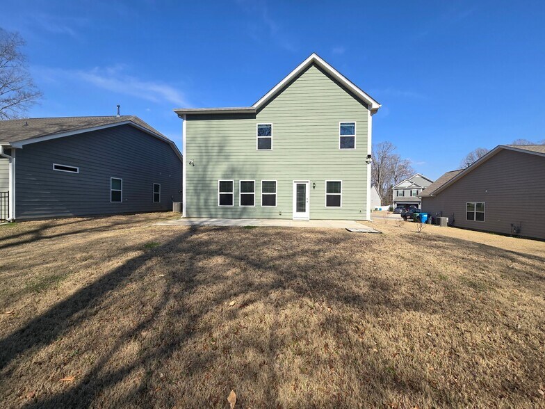 Building Photo - 253 Cramerton Mills Pkwy