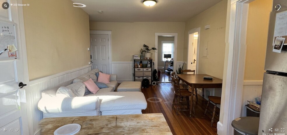 Building Photo - 332 Beacon St