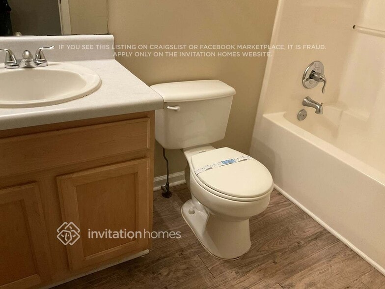 Building Photo - 240 Blake Dr