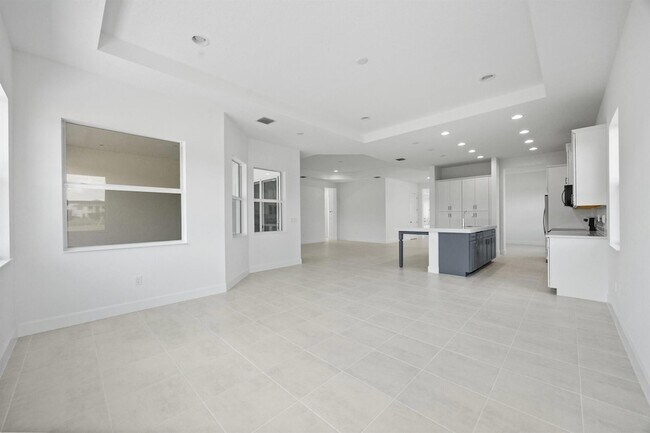 Building Photo - 15144 Wildwood Cir