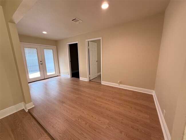 Building Photo - 216 Bearle St