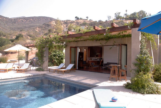 Primary Photo - Hilltop oasis