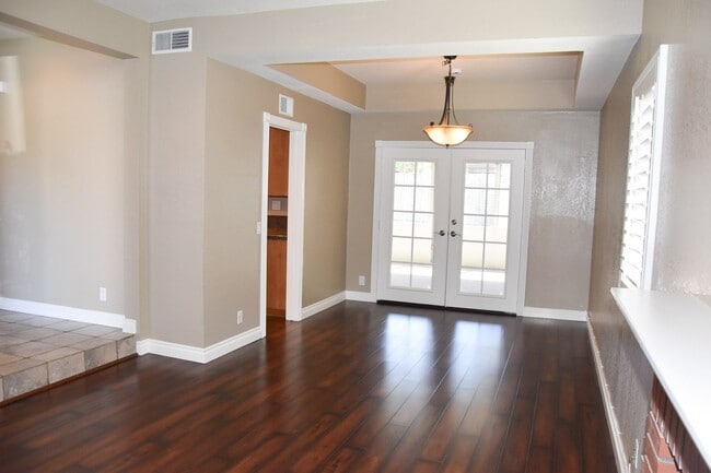 Building Photo - Beautiful 2 Story Home For Rent