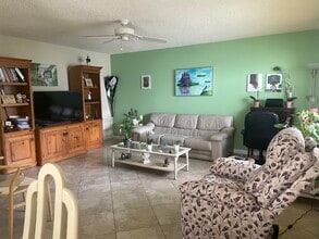 Building Photo - 173 Normandy Ln