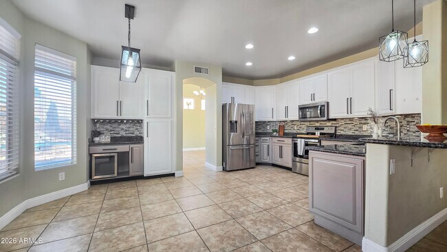 Building Photo - 13888 W Wilshire Dr