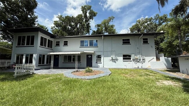 Primary Photo - 1148 W Lakeview Cir