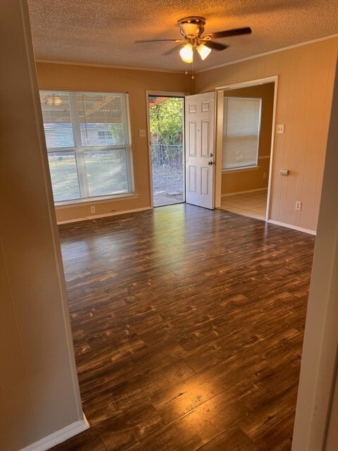 Building Photo - 3514 Summit Ln