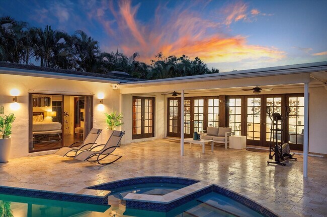 Building Photo - 440 N Rainbow Dr