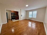 Building Photo - 546 Bergen Ave