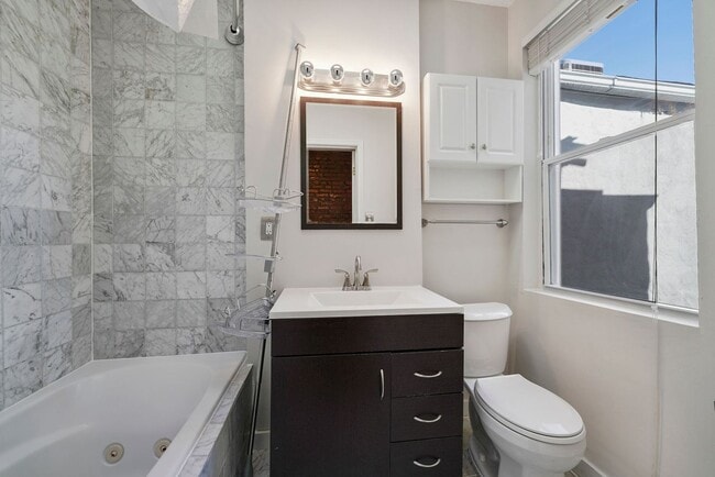 Building Photo - 2 Bedroom 1 Bathroom Rowhouse // H-Street Corridor // Private Parking Included!