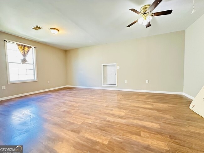 Building Photo - 1255 Woodville Ct