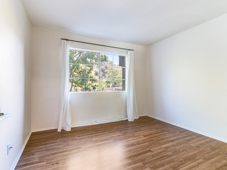 Building Photo - 21203 Camelia