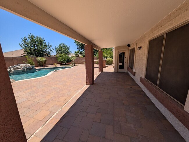 Building Photo - 4 Bedroom Home in the Kerby Estates Commun...
