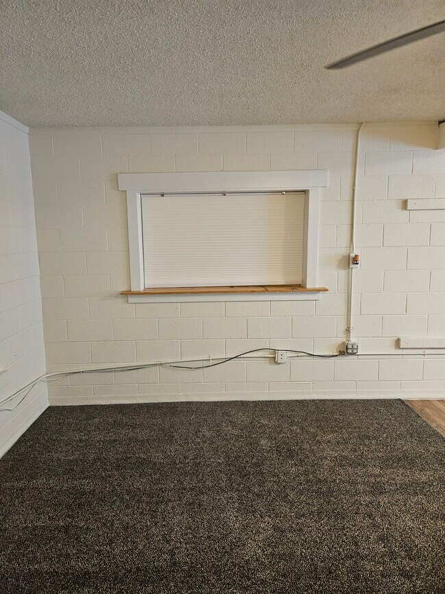 Living room - 204 8th St