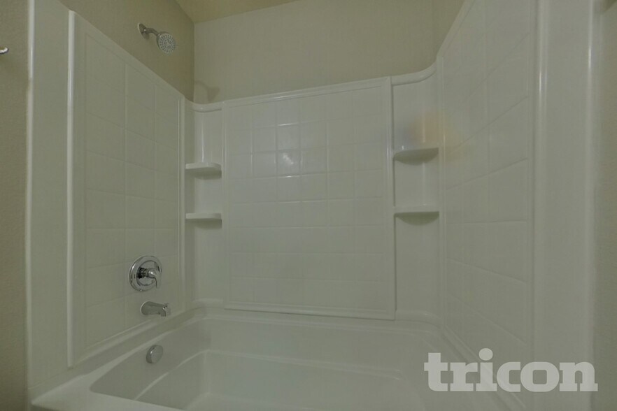 Building Photo - 16824 Pinery Way