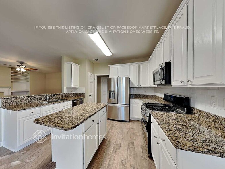 Building Photo - 2696 Summerbrooke Dr