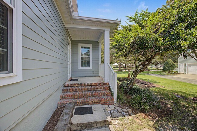 Building Photo - 3977 Four Oaks Blvd