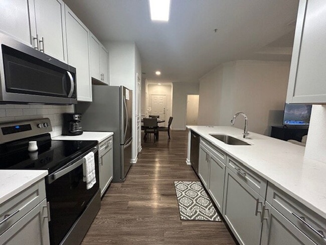 Building Photo - 706 Nottaway Ln