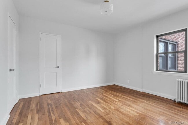 Building Photo - 105 Long Beach Rd