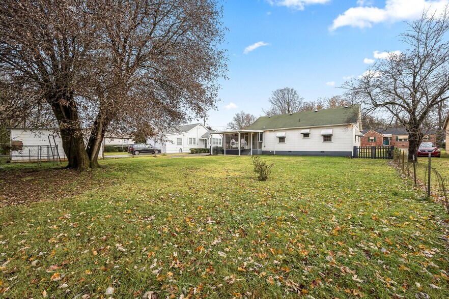 Building Photo - 308 1st Ave