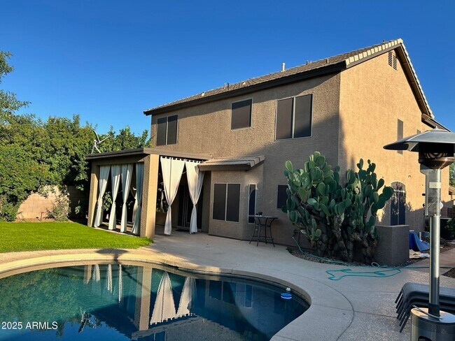 Building Photo - 4620 E Paso Trail