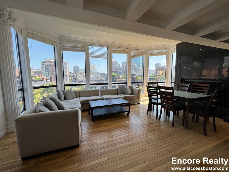 Building Photo - 109 Beacon St