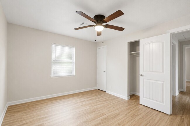 Building Photo - 515 Riggs St
