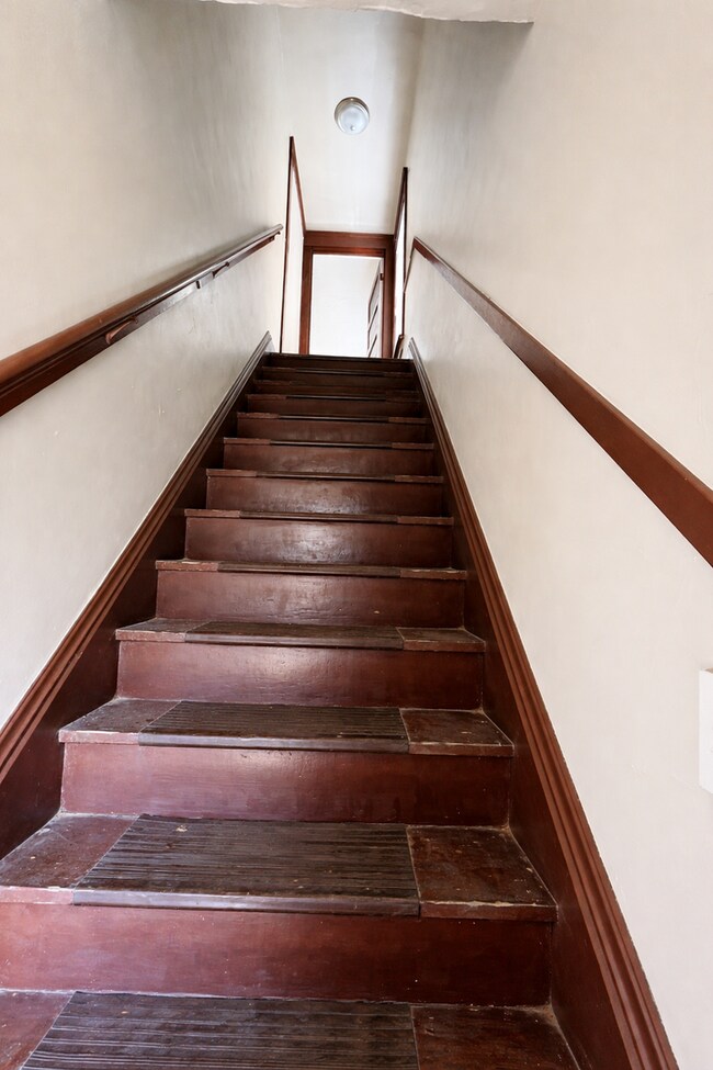 Building Photo - 836 E 156th St