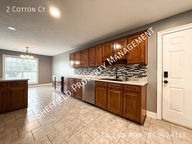 Building Photo - 2 Cotton Ct