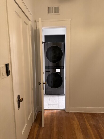 En suite with a stackable washer/dryer - 7409 2nd Ave